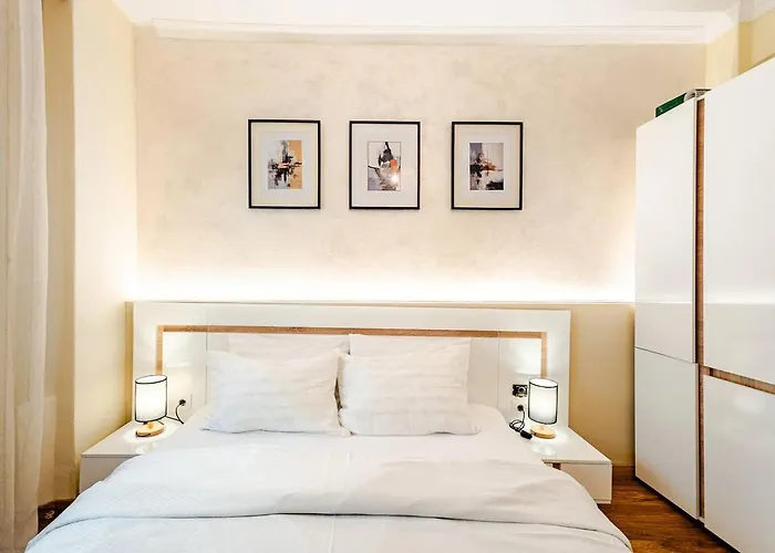 Hidden Gem - Huge Sunny Terrace - 120M2 - 1Gbps - Jk 7Towers Apartmán