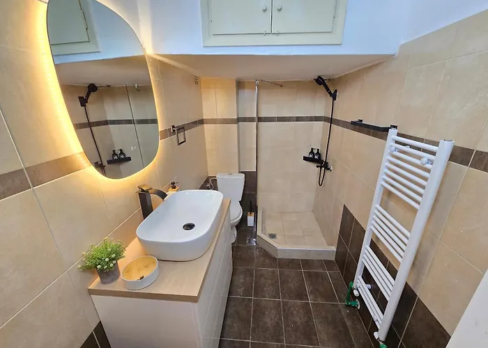 Hidden Gem - Jk 7towers - 120m2 - 1gbs Thessaloniki
